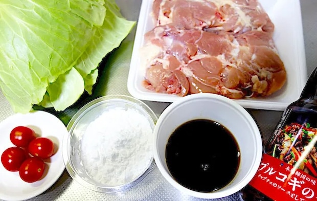 プルコギのタレ、鶏もも肉、ミニトマト、キャベツ、片栗粉の画像（撮影：エニママ）