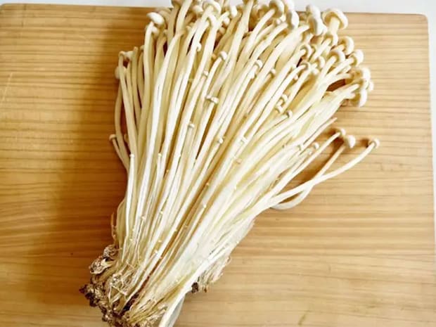 【節約レシピ】10分で完成！　エノキと卵で作れるおかずに「リピート確定」「夫が絶賛」