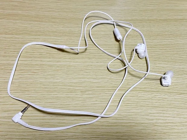 イヤホンの画像（撮影：grapeライフハック編集部）