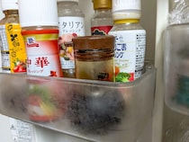 ドアポケットにべったり…　垂れた「醤油の輪っか」を取るコツをダスキンに聞いた