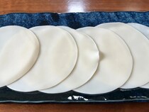 余った餃子の皮が化ける！　焼き時間7分で作る“簡単おやつ”レシピ
