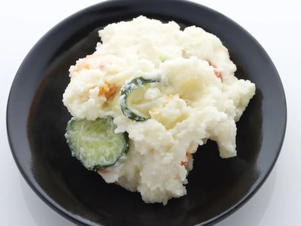 余ったポテサラを『春巻きの皮』で巻くと…？　まさかの変貌に「子供が奪い合い」「大正解」