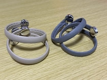 100均で買った『アームバンド』の思わぬ活用法！　実践してみると？　「なんて便利なの」