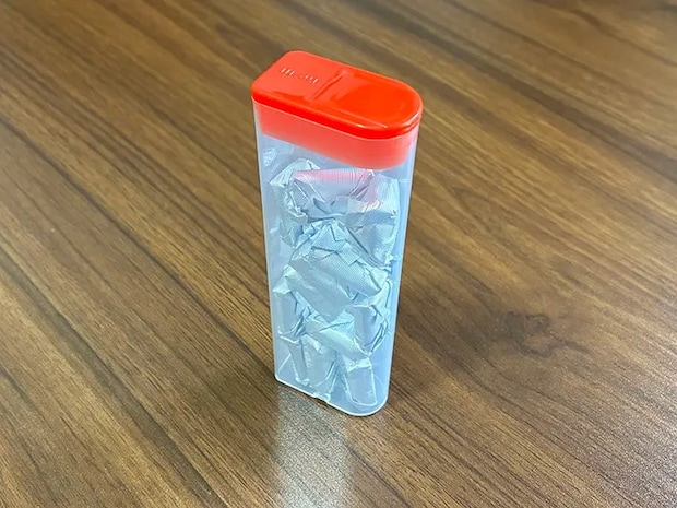 ガムを入れたチョコベビーの容器の写真（撮影：grapeライフハック編集部）