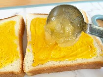 塗ったら挟んで焼くだけ！　手軽な食パンアレンジに、家族が「オシャレ」「また作って！」【りんごジャム活用】