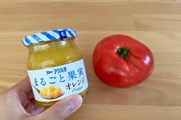 トマトと『まるごと果実オレンジ』の写真（撮影：grapeフード編集部）