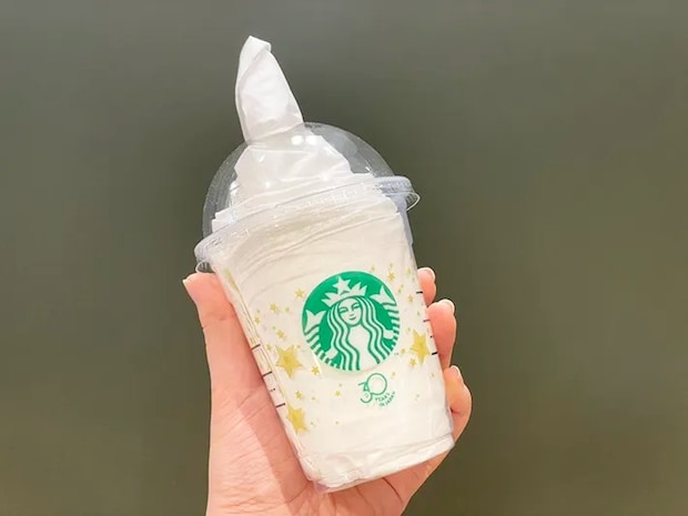 スタバの空カップをティッシュケースにした写真（撮影：grapeライフハック編集部）