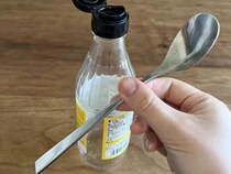 『調味料キャップが外れない』を解決！　驚きの裏技に「これは知らなかった」