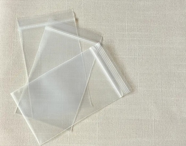 さまざまなサイズのチャックつき保存袋