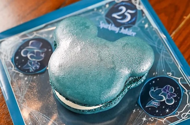 ミッキーマカロン（ホワイトチョコ）の写真（撮影：grapeフード編集部）