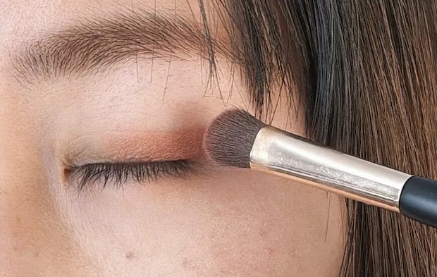 目元の写真（撮影：LUIS FIELD）