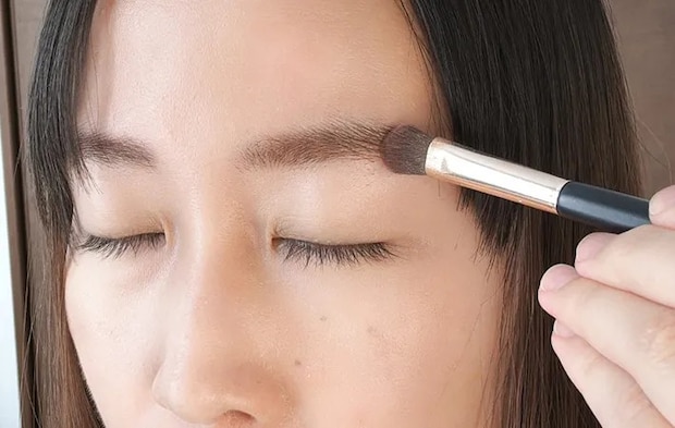 眉毛の写真（撮影：LUIS FIELD）