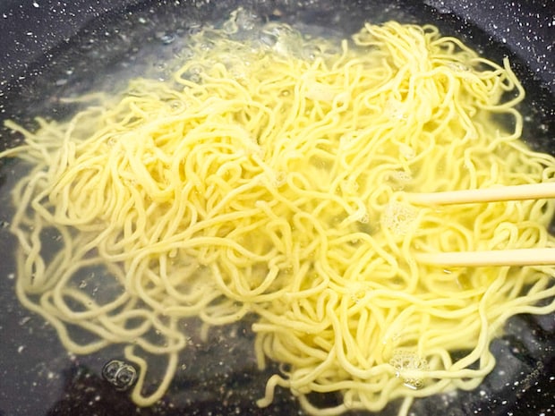 ラーメンサラダの写真（撮影：grapeフード編集部）