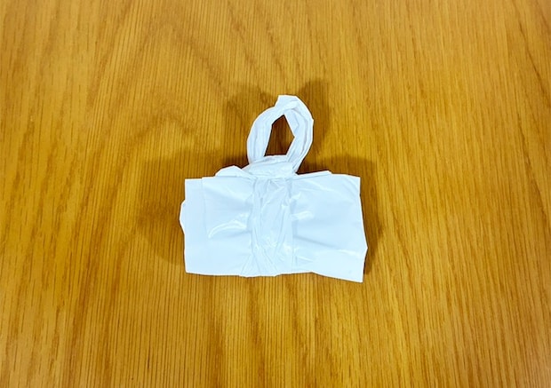 袋のたたみ方写真（撮影：grapeライフハック編集部）