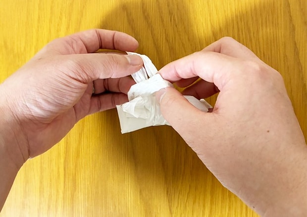 袋のたたみ方写真（撮影：grapeライフハック編集部）