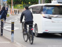 車道の自転車を抜かす時は…　知らないと違反になる4月からの新ルールは？