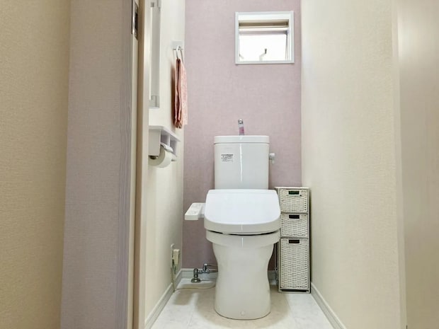 ニオイが家中に広がる原因に？　トイレ換気の落とし穴に「知らなかった」「気をつける」【水回りの豆知識4選】