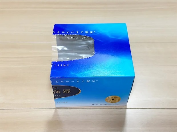半分に切ったティッシュの空箱の画像（撮影：grapeライフハック編集部）