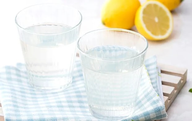 『レモン水（レモン炭酸水）』の写真