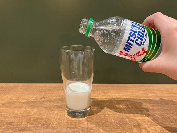 【検証】牛乳にサイダーを入れてみた結果…　まさかの反応が寄せられた