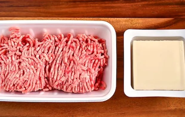 合いびき肉と豆腐の写真（撮影：小泉明代）