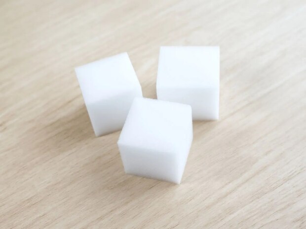 「知らなかった」「気をつけます」　メラミンスポンジを使ってはいけない意外な場所【掃除の注意点4選】