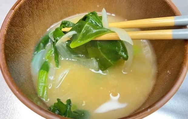 『きな粉入り味噌汁』の完成写真（撮影：キジカク）