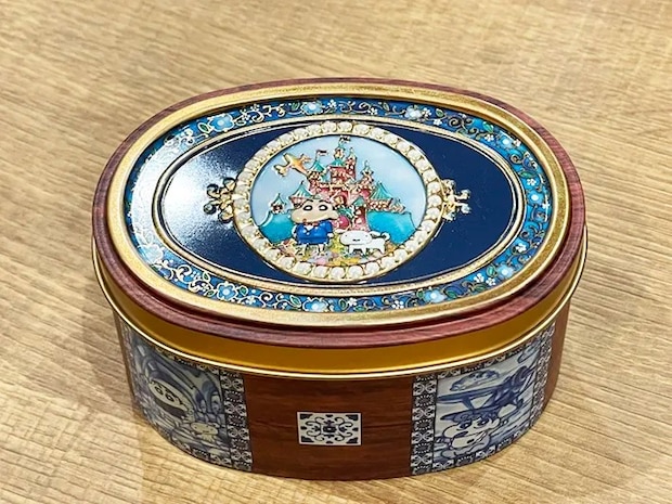 家にあったお菓子缶の写真（撮影：grapeライフハック編集部）