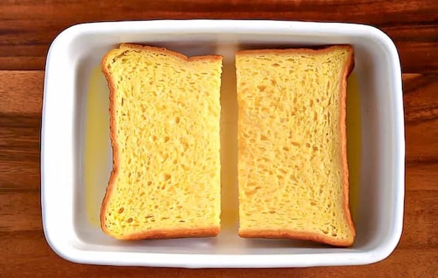 『玉子焼き器で作るフレンチトースト』を作る写真（撮影：小泉明代）