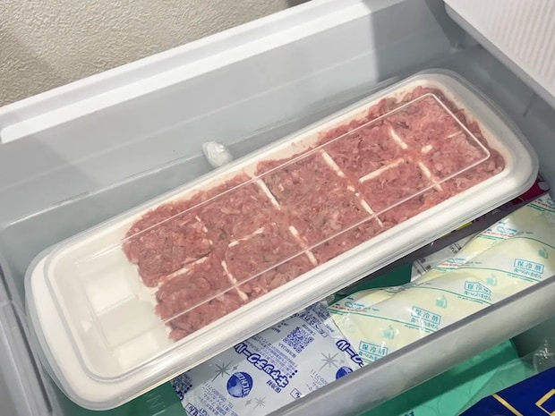 製氷皿に『ひき肉』を詰めたら…　できたものに「子供がパクパク食べた」「冷凍ストックにもいい」