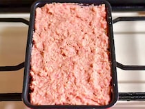 豆腐とひき肉を混ぜて…　玉子焼き器で作る「管理栄養士の簡単おかず」【節約レシピ】