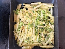 ジャガイモとブロッコリーを混ぜて…　玉子焼き器で作ったものに、子供が「もう一回食べたい」