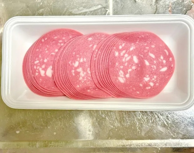 パックに入ったハム