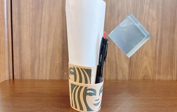 『スタバスリーブのペーパースタンド』の写真（撮影：キジカク）