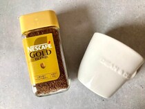 マグカップに粉を入れるの、待った！　インスタントコーヒーのおいしい作り方とは？
