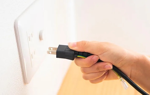 電源コードとプラグの写真