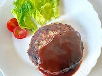 スーパーの肉コーナーに行ってみて！タダで手に入るものでいつものハンバーグがワンランクアップ