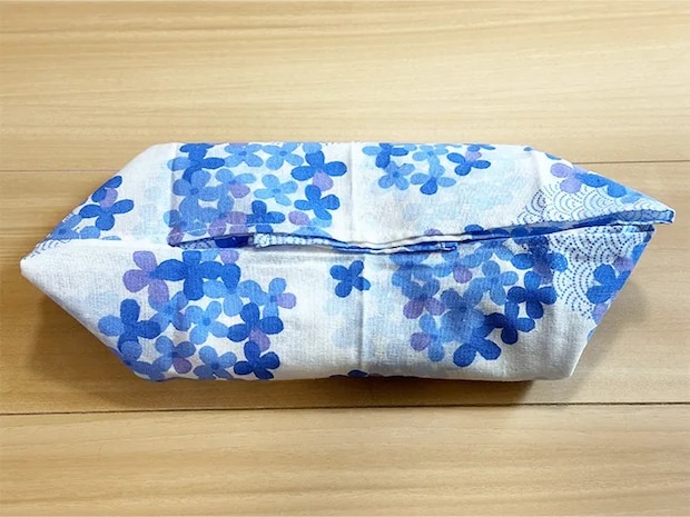 手ぬぐいの端をきれいに整えた画像（撮影：grapeライフハック編集部）
