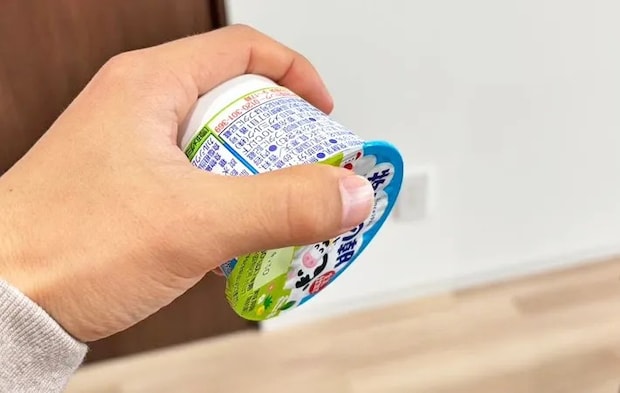 『牧場の朝ヨーグルトのフローズンアイス』を作る写真（撮影：キジカク）