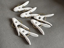 洗濯バサミを『結束バンド』で繋ぐだけ！　干す場所を増やす裏技に「真似します」「超便利」【洗濯テク4選】