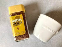マグカップに粉を入れるの、待った！　インスタントコーヒーのおいしい作り方とは？