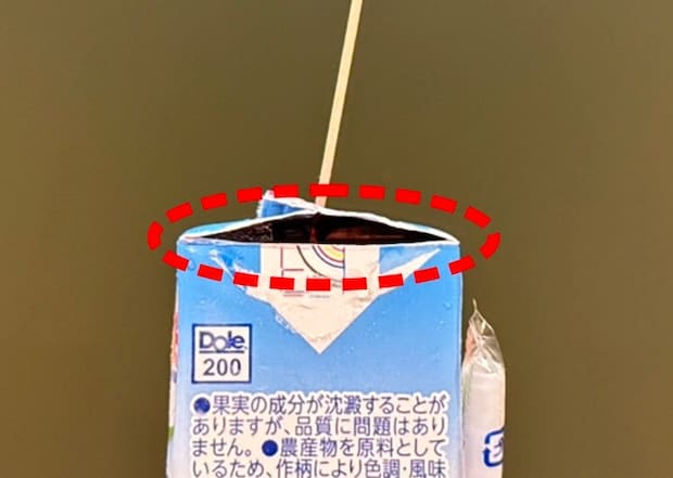 紙パックジュースアイスを作る時の注意点（撮影：grapeフード編集部）