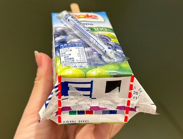 紙パックジュースアイスを作る時の注意点（撮影：grapeフード編集部）