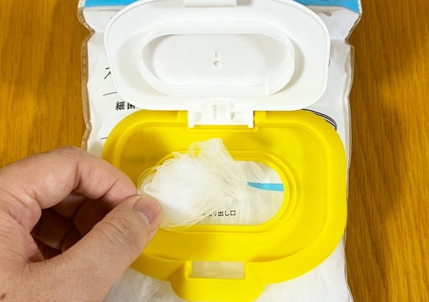 ウェットシートの蓋活用写真（撮影：grapeライフハック編集部）