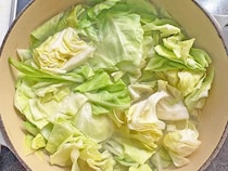 【GW中に助かる簡単レシピ】スープまで飲み干せる！　15分で完成『春キャベツのスープパスタ』