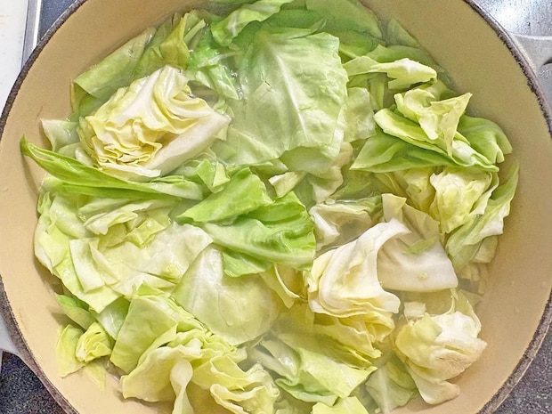 【GW中に助かる簡単レシピ】スープまで飲み干せる！　15分で完成『春キャベツのスープパスタ』