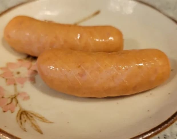 切り込みを入れたウインナー