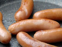 『ソーセージはそのまま焼きません』　一手間で変わる味に「全然違う」「これは驚き」【おかず作りの裏技4選】