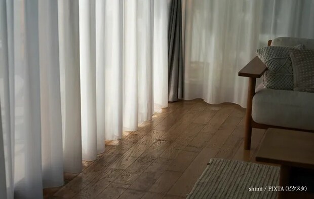 『カーテンのある風景』の写真