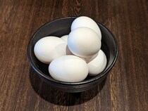 ゆで卵が『ハート型』に大変身！　身近なアイテムを使う裏技に「かわいすぎ」「真似する」【アレンジレシピ4選】